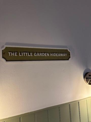 The Little Garden Hideaway With Stunning Sea Views And Garden Bed & Breakfast Holyhead Ngoại thất bức ảnh